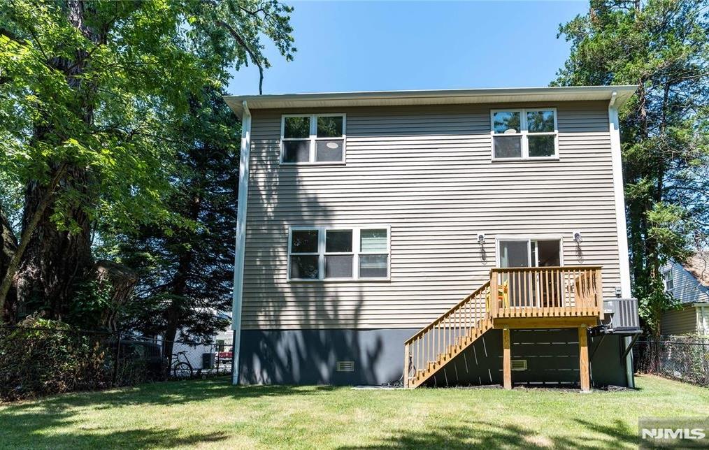 Rochelle Park, New Jersey 07662, United States, 4 Bedrooms Bedrooms, ,3 BathroomsBathrooms,Residential,Active,257437