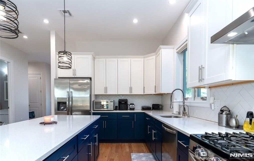 Rochelle Park, New Jersey 07662, United States, 4 Bedrooms Bedrooms, ,3 BathroomsBathrooms,Residential,Active,257437