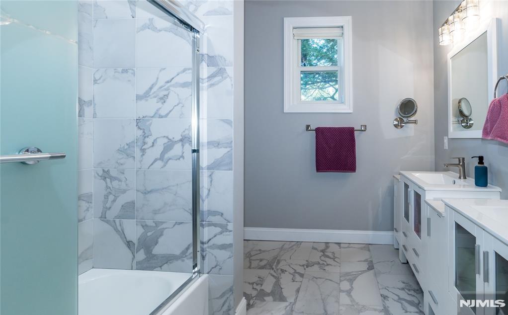 Rochelle Park, New Jersey 07662, United States, 4 Bedrooms Bedrooms, ,3 BathroomsBathrooms,Residential,Active,257437