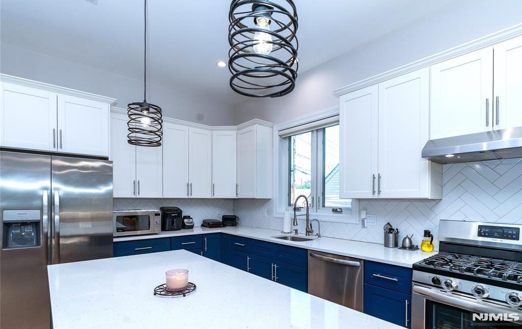 Rochelle Park, New Jersey 07662, United States, 4 Bedrooms Bedrooms, ,3 BathroomsBathrooms,Residential,Active,257437