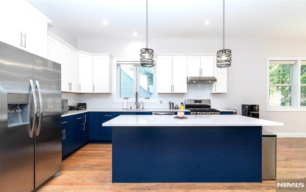 Rochelle Park, New Jersey 07662, United States, 4 Bedrooms Bedrooms, ,3 BathroomsBathrooms,Residential,Active,257437