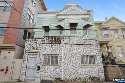 Photo of 220 Garfield Avenue, Jersey City, NJ 07305 (MLS # 26029154)