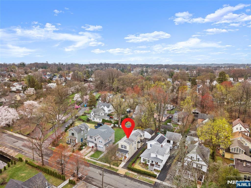 99 Brookfield Avenue