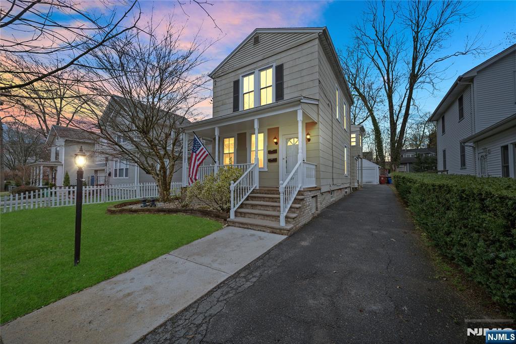 99 Brookfield Avenue