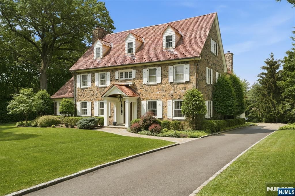 Photo of 123 Highland Avenue, Millburn, NJ 07078 (MLS # 26011030)