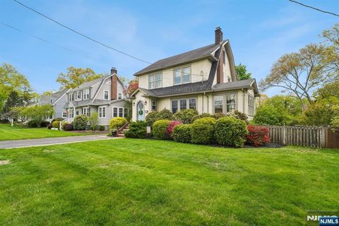 Photo of 333 Bogert Avenue, Ridgewood Village, NJ 07450 (MLS # 26015350)