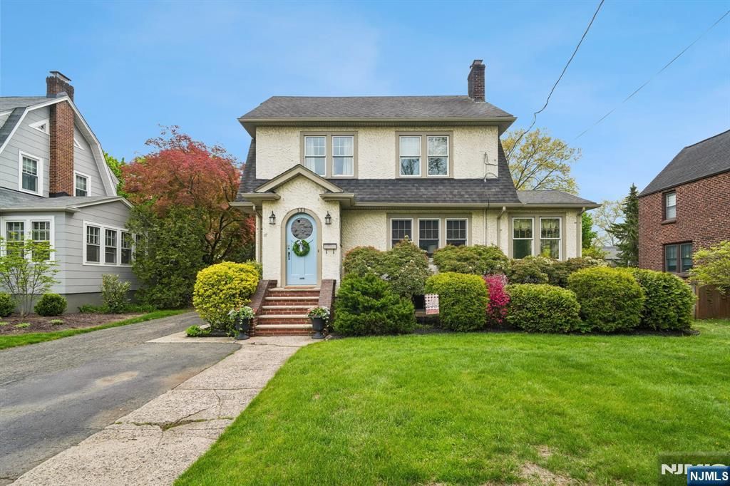 Photo of 333 Bogert Avenue, Ridgewood Village, NJ 07450 (MLS # 26015350)