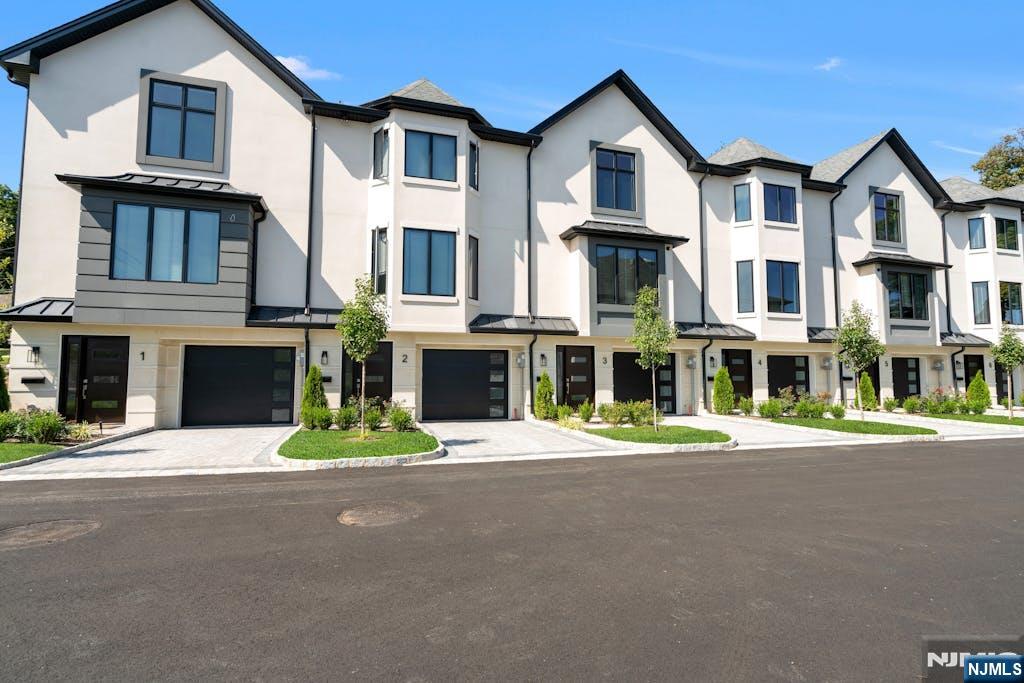 Rental Property at 111 1st St, Ho-Ho-Kus, New Jersey - Bedrooms: 4 
Bathrooms: 4 
Rooms: 7  - $7,000 MO.
