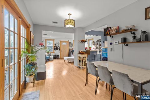 Photo of 274 Warren Street, Lyndhurst, NJ 07071 (MLS # 25023507)