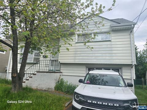 Photo of 193 Union Avenue, Wood Ridge, NJ 07075 (MLS # 26022974)