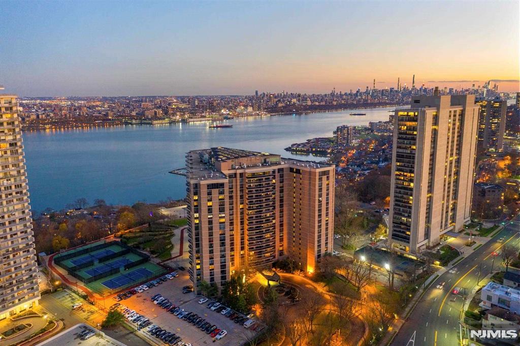 1512 Palisade Avenue 14R