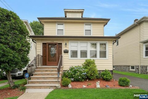 Photo of 520 Dewey Avenue, Cliffside Park, NJ 07010 (MLS # 26021806)