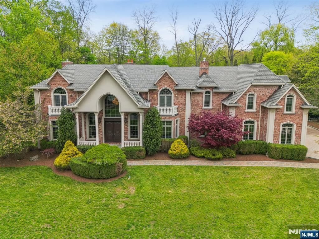 Photo of 35 Echo Ridge Road, Upper Saddle River, NJ 07458 (MLS # 26009325)