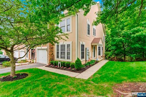 Photo of 18 Birchwood Lane, North Haledon, NJ 07508 (MLS # 26019065)
