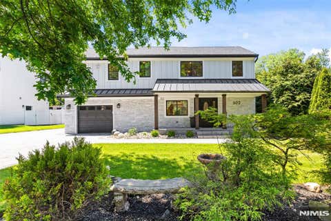 Photo of 502 Closter Dock Road, Closter, NJ 07624 (MLS # 26026281)