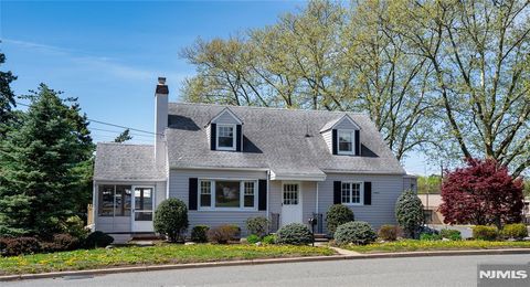 Photo of 38 E Ridgewood, Paramus, NJ 07652 (MLS # 26012965)