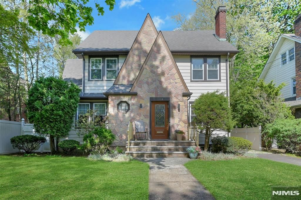 Photo of 1334 Pennington Road, Teaneck, NJ 07666 (MLS # 26013563)