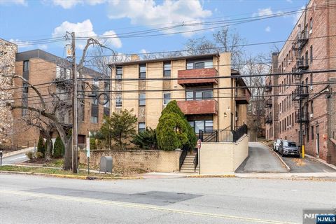Photo of 70 Orient Way #9, Rutherford, NJ 07070 (MLS # 25042461)