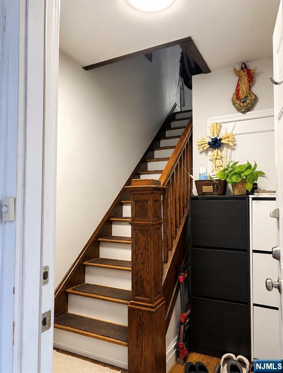 578 Hillside Street 2ND FLOOR
