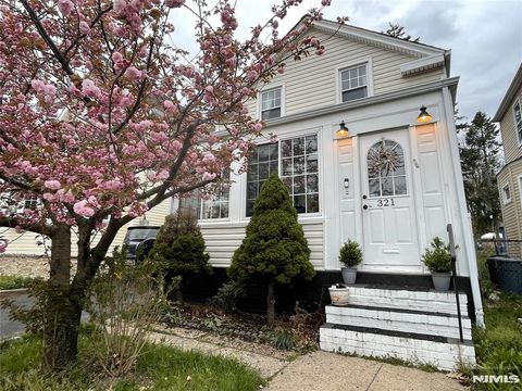 321 Boyden Ave, Maplewood, NJ 07040 - MLS#: 25009945