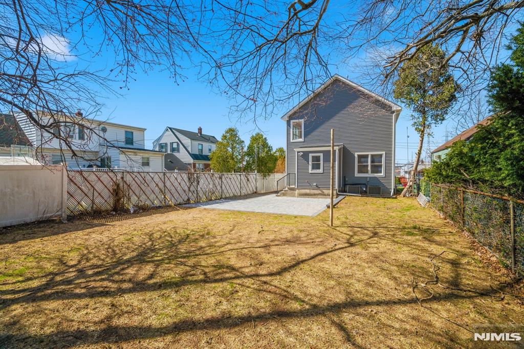 402 Riverview Avenue