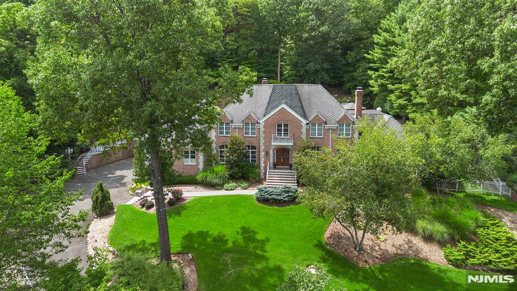 27 Shinnecock Trail