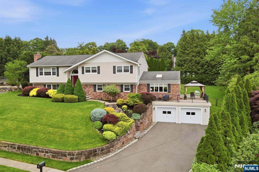 Photo of 17 Kiowa Terrace, Oakland, NJ 07436 (MLS # 26018527)