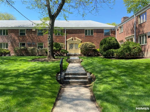 Photo of 50 1st St #4 B, Bergenfield, NJ 07621 (MLS # 26016256)