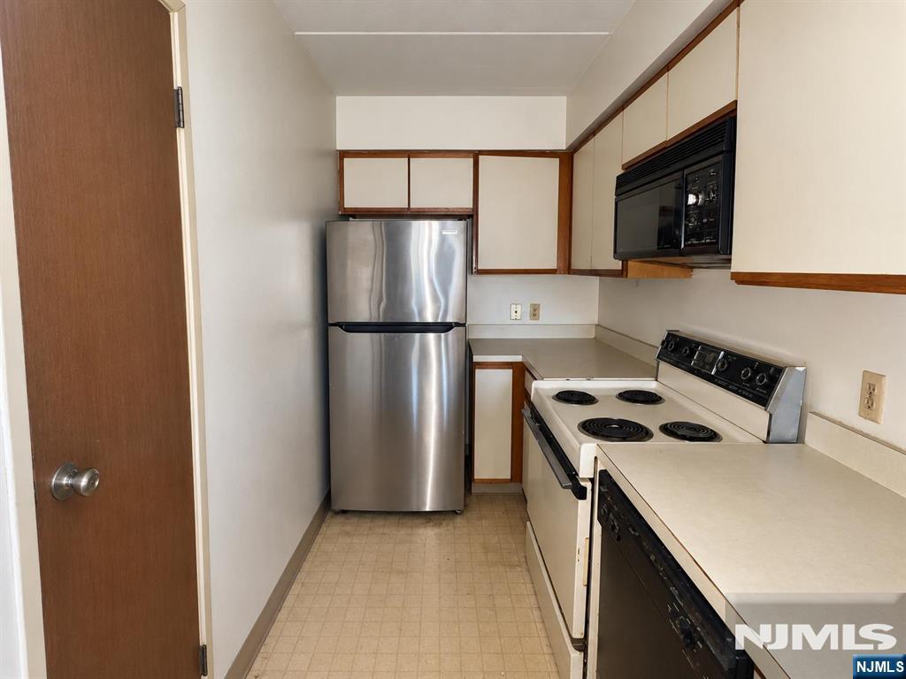 5 Linden Street 4I