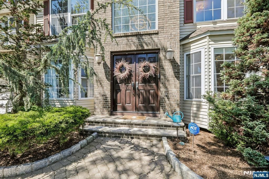 Photo of 745 Gettysburg Place, Paramus, NJ 07652 (MLS # 26018553)