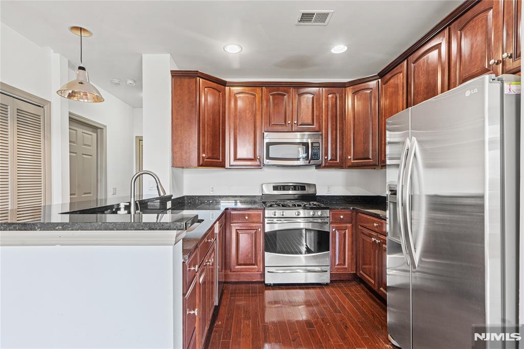 7400 River Road 304