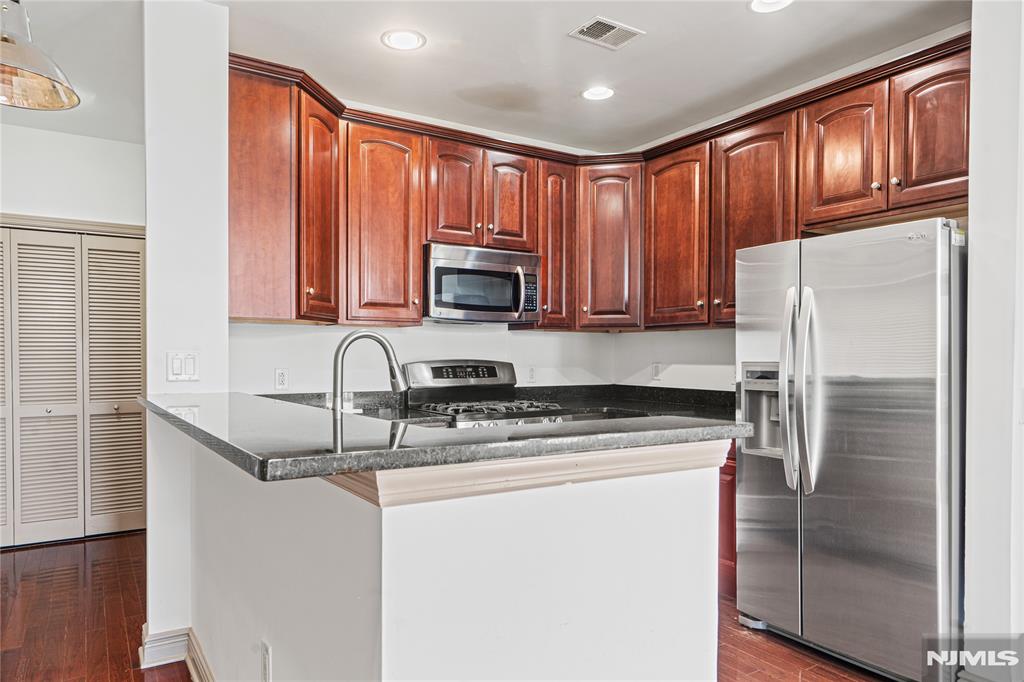 7400 River Road 304