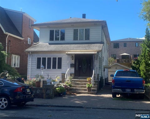 Photo of 58 Crescent Avenue, Cliffside Park, NJ 07010 (MLS # 26036991)