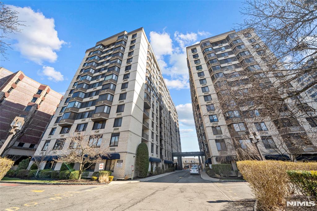 326 Prospect Avenue 8E