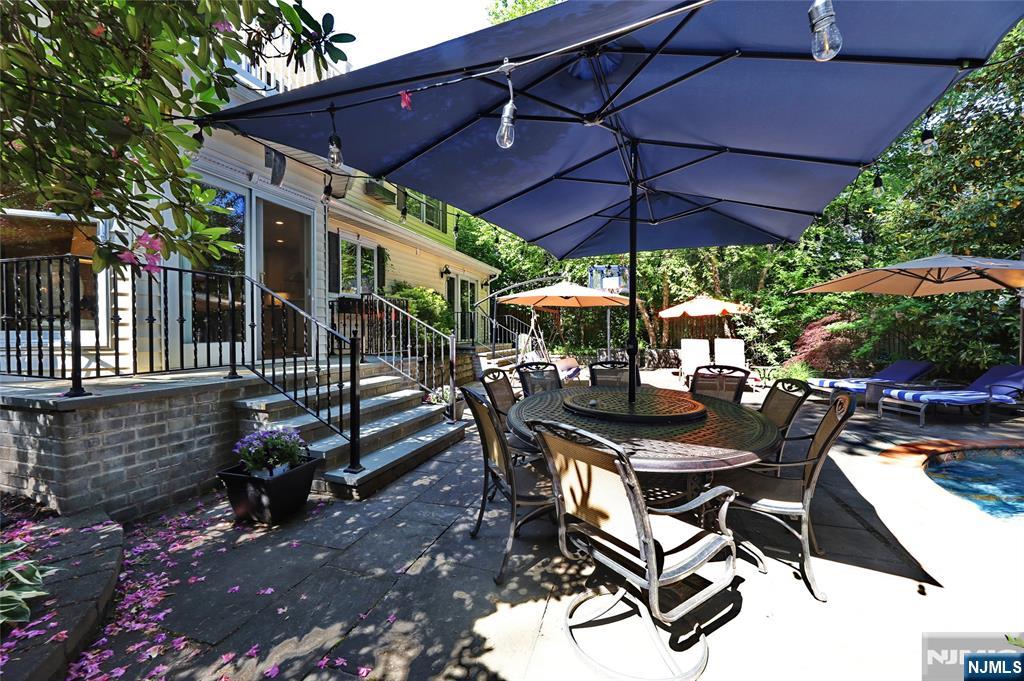 155 W Clinton Avenue