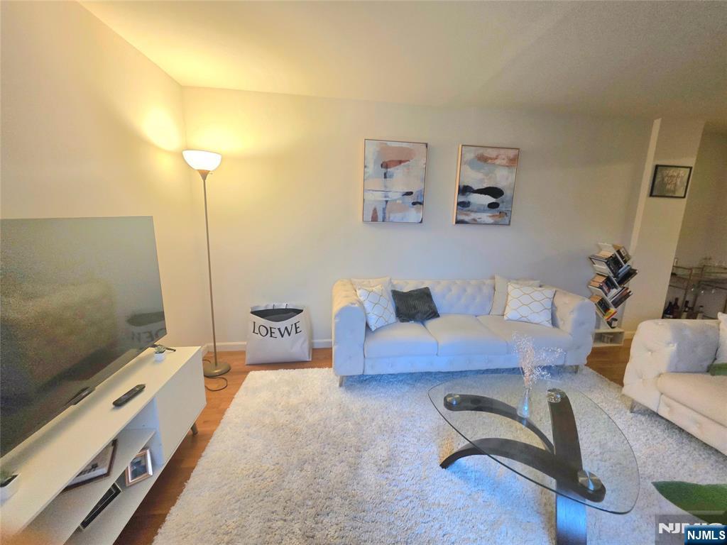 333 Grand Avenue 3R