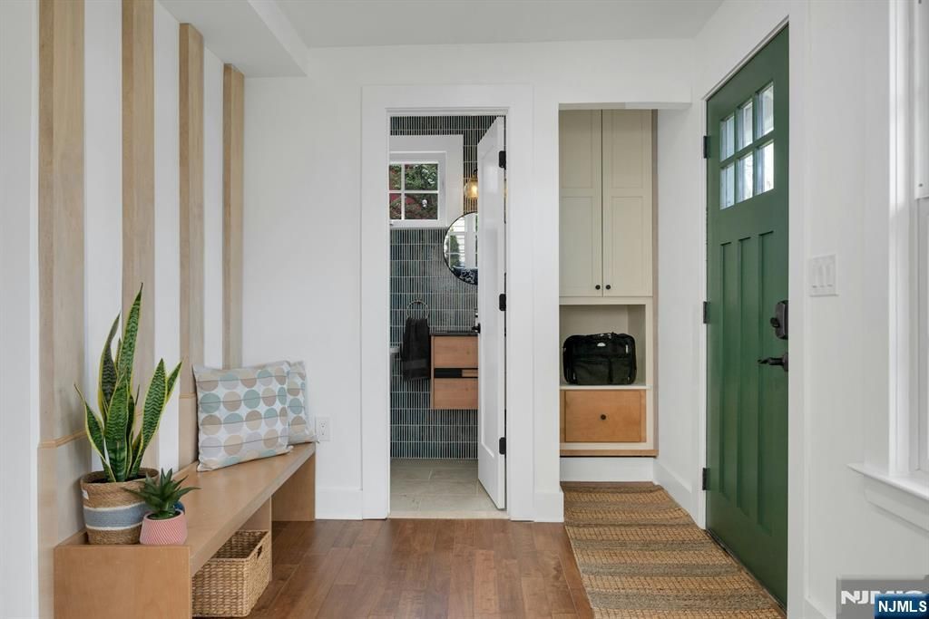 Photo of 3 Laurel Place, Glen Ridge, NJ 07028 (MLS # 26010440)