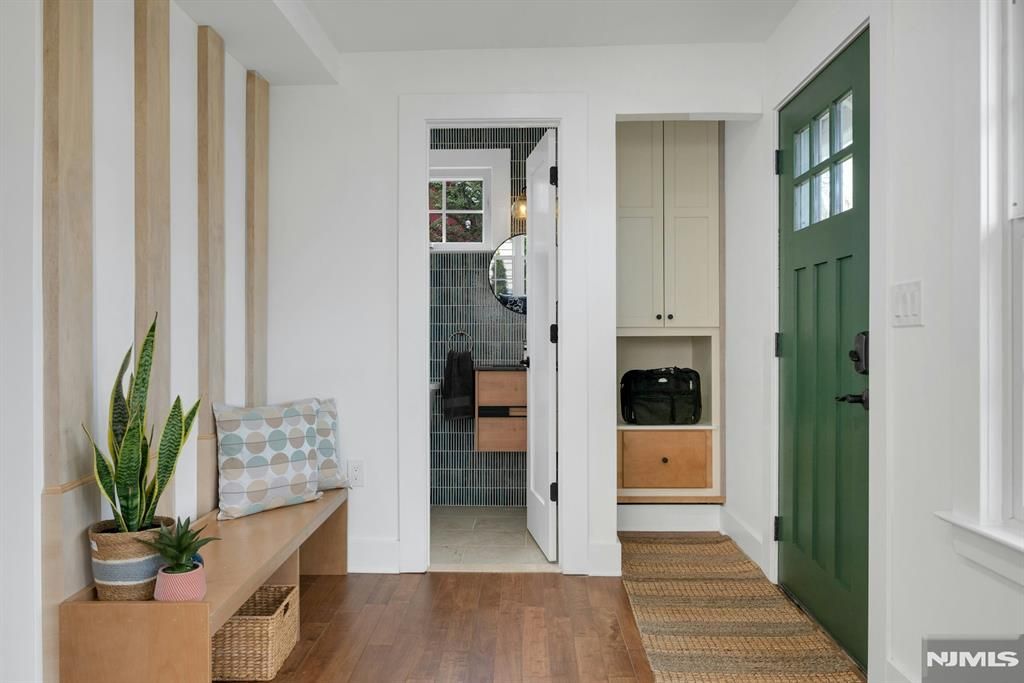 Photo of 3 Laurel Place, Glen Ridge, NJ 07028 (MLS # 26010440)