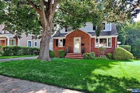 Photo of 136 Elm Street, Cresskill, NJ 07626 (MLS # 25027039)