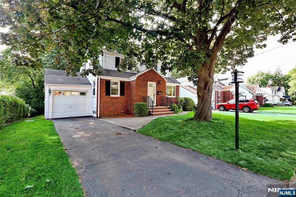 Photo of 136 Elm Street, Cresskill, NJ 07626 (MLS # 25027039)