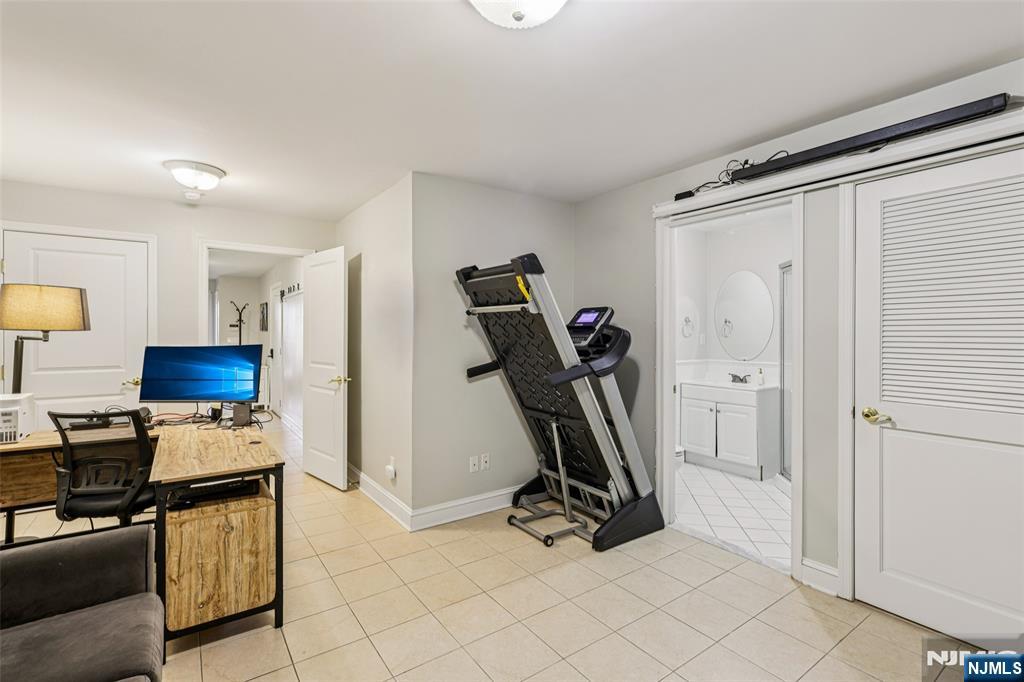 422 Hillside Avenue 5