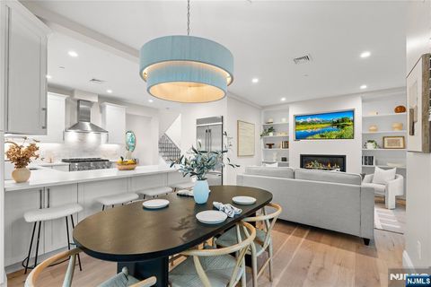 Photo of 72 Lake Avenue, Midland Park, NJ 07432 (MLS # 26024754)