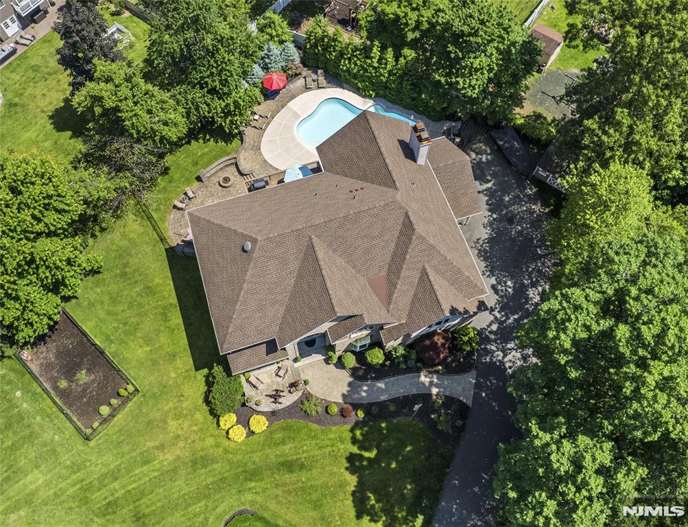 12 Woodland Court