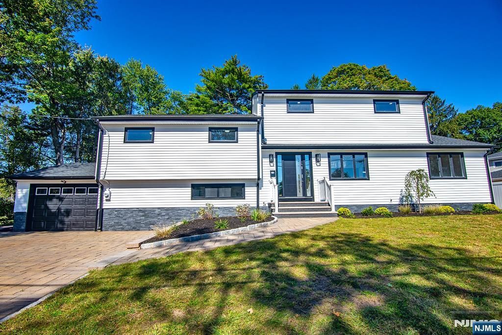 Photo of 229 Standish Road, Paramus, NJ 07652 (MLS # 25035364)