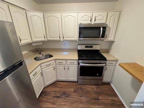 Photo of 831 Juniper WAY #831, Mahwah, NJ 07430 (MLS # 26031761)