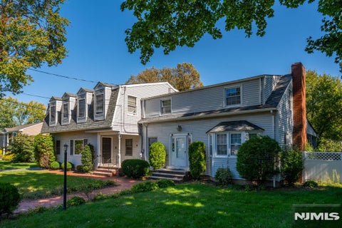 Photo of 6 May Avenue, Pequannock Township, NJ 07444 (MLS # 26039383)
