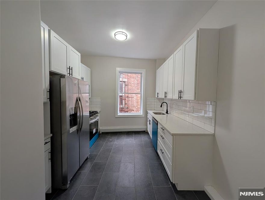 Fully Renovated beautiful 3 bed 1.5 bathroom apartment in a clean building. Harwood floors, stainless steel appliances and granite counters. 6 closets for tons of storage. Large bedrooms. Heat hot water included. In front of schools and close to public transport. Located in a great area for dining and nightlife. Schedule your tour today!