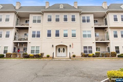 Photo of 1017 Brittany Dr, Wayne, NJ 07470 (MLS # 25039247)