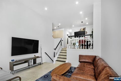 Photo of 395 Kingston Ct, West New York, NJ 07093 (MLS # 26008082)