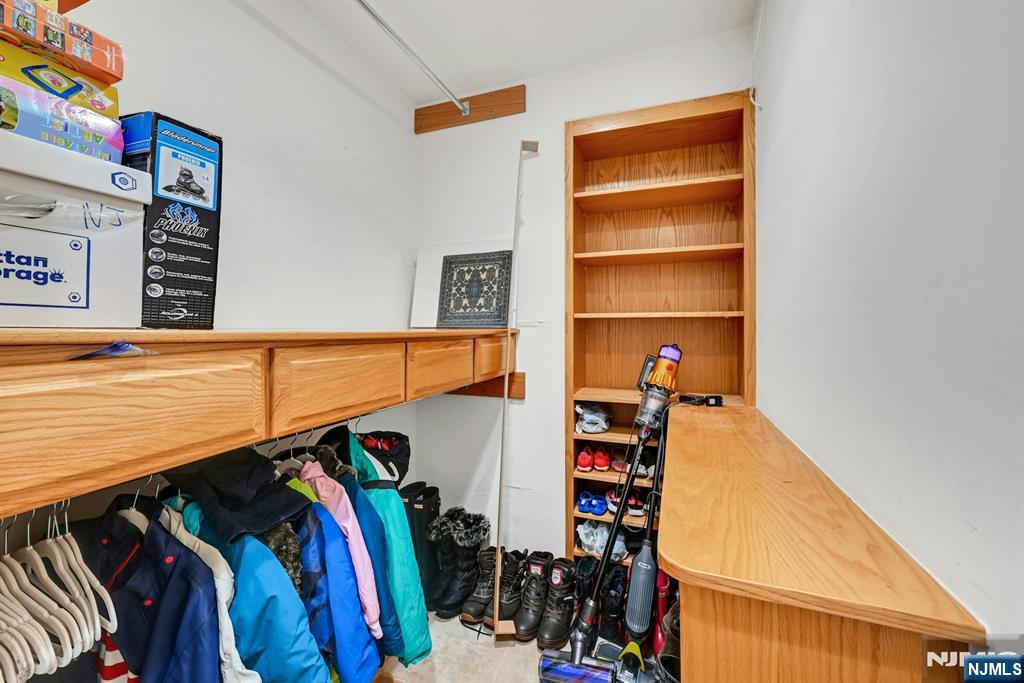 Homes for Sale in Northern NJ | ThisIsRiverEdge.com 76 Briarwood Avenue